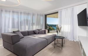 3 Bedroom Stunning Apartment In Krk 