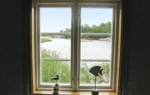 2 Bedroom Stunning Home In Gunnebo