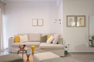 Vibrant 2BR in Koukaki