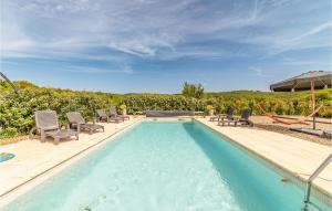Maisons de vacances Awesome Home In Pardailhan With Kitchen : photos des chambres
