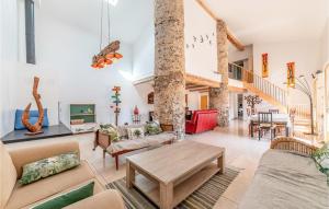 Awesome Home In Pardailhan With Kitchen