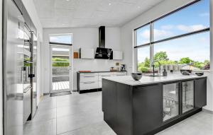 Cozy Home In Farsø With Wifi