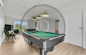 4 Bedroom Beautiful Home In Løgstrup