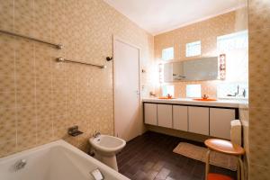 Appartement dans une Villa de Prestige avec Étangs et Serre