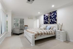 Waterfront Family Retreat Estuary Wknd Market