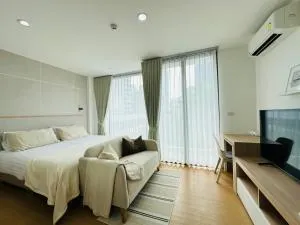 6th Avenue Sukhumvit BKK 308 BTS Asoke & Nana MRT Sukhumvit - Bang Kapi