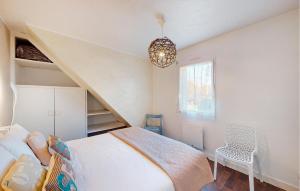 Maisons de vacances Beautiful Home In Moelan-Sur-Mer : photos des chambres