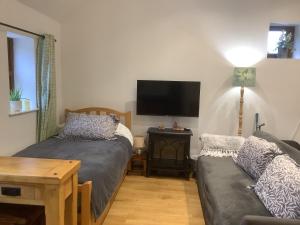 Enchmarsh Farm Byre