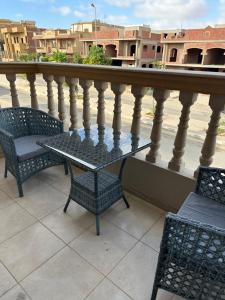 ENG01-Luxury Hotel-Style Apartment in Villa East of the Academy New Cairo