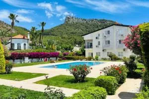 Sahile yakın havuzlu villa - Agva