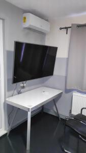 Ensuite Air conditioning Soft water TV TETHER