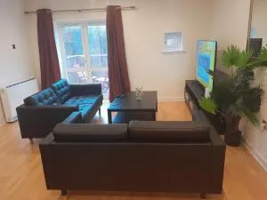 City Centre Apartment with Parking - Hythe