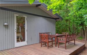 Awesome Home In Glesborg With Wifi