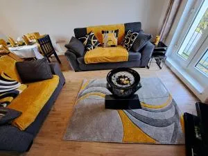 Kent Sittingbourne Entire Home Close to the Beach - 莱纳姆