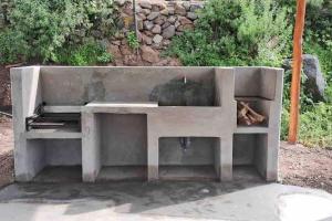 Casa de campo con impresionante vista a las montañas y cascada en Canta