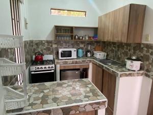 Casa de campo con impresionante vista a las montañas y cascada en Canta