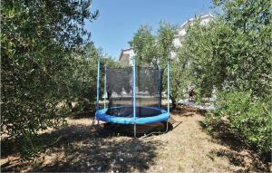 1 Bedroom Cozy Apartment In Bibinje 