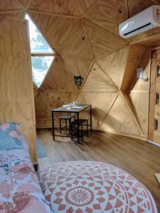 Domos Entre Luna y Bosque