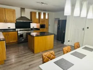 Elegant 5 Bed house Free parking Free WiFi - West Wickham