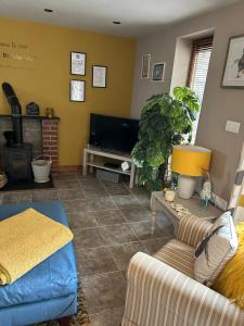 Cosy riverside property