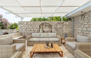 Stunning Home In Herceg Novi With Wifi