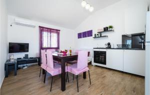 Lovely Apartment In Maslenica