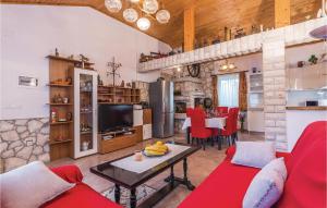 2 Bedroom Stunning Home In Privlaka 