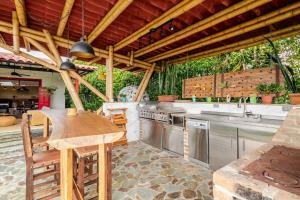 Casa cafetera en Pereira con Jacuzzi y 5 habitaciones