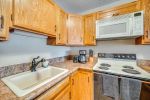 6 Mi to Skiing Condo with Balcony in Fraser!