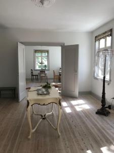 Stort smukt hus med havudsigt tæt på Møns Klint