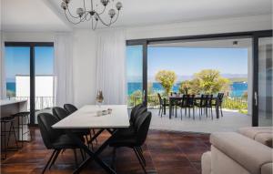 Gorgeous Home In Zidarici With Kitchen 