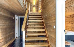 5 Bedroom Cozy Home In Hemsedal