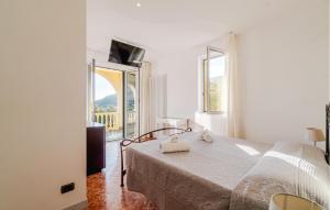 5 Bedroom Stunning Home In Chiavari