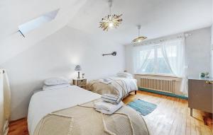 3 Bedroom Lovely Home In Le Vieux-Bourg