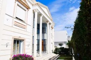 L'Orchidée - Villa de luxe avec piscine chauffée, ascenseur privatif et vue sur le lac de Tunis - Tunis