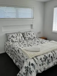 Main Street Retreat - Woodside