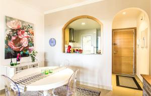 2 Bedroom Cozy Apartment In Sabinillas