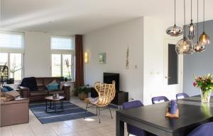 Lovely Home In Ovezande With Sauna