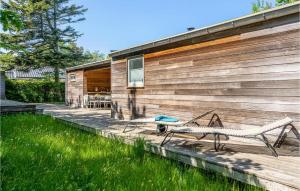 Three-Bedroom Holiday Home In Dronningmolle