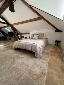 Appartements Hyper centre Sous les toits Auxerre : photos des chambres