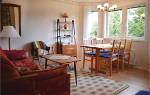 Awesome Home In Löttorp With Wifi