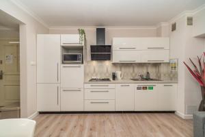 Piasek Apt - Top Location, Patio, Tram&Bus nearby - by Rentujemy