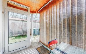 Maisons de vacances 3 Bedroom Lovely Home In Le Vieux-Bourg : photos des chambres