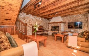 Amazing Home In Glavina Gornja 