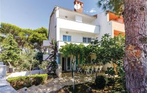Four-Bedroom Holiday Home In Pula