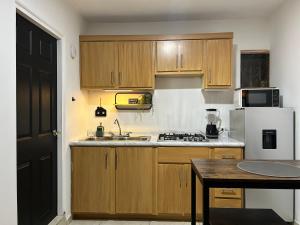 Cómodo Estudio en la Kennedy cerca de Consulado