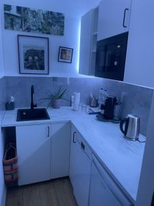 Köln Wohnung 4 min nähe von Hbf und Dom mit Garten ,Balkon & office