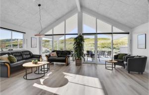 Cozy Home In Hvide Sande With Wifi