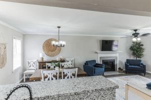 Charming Farmhouse Retreat in Madison AL