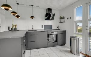 4 Bedroom Stunning Home In Bogense